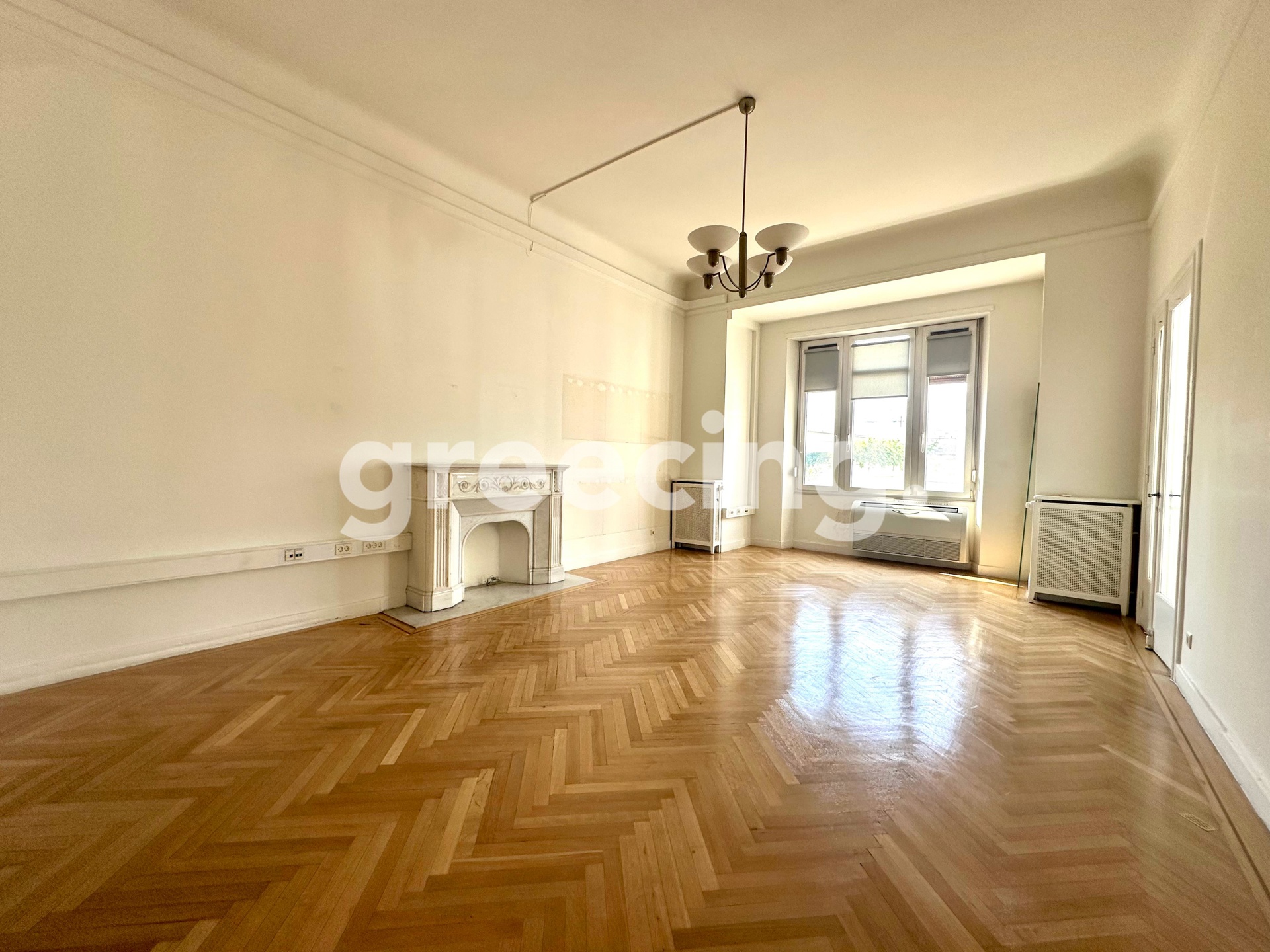 Greecing Real Estate
