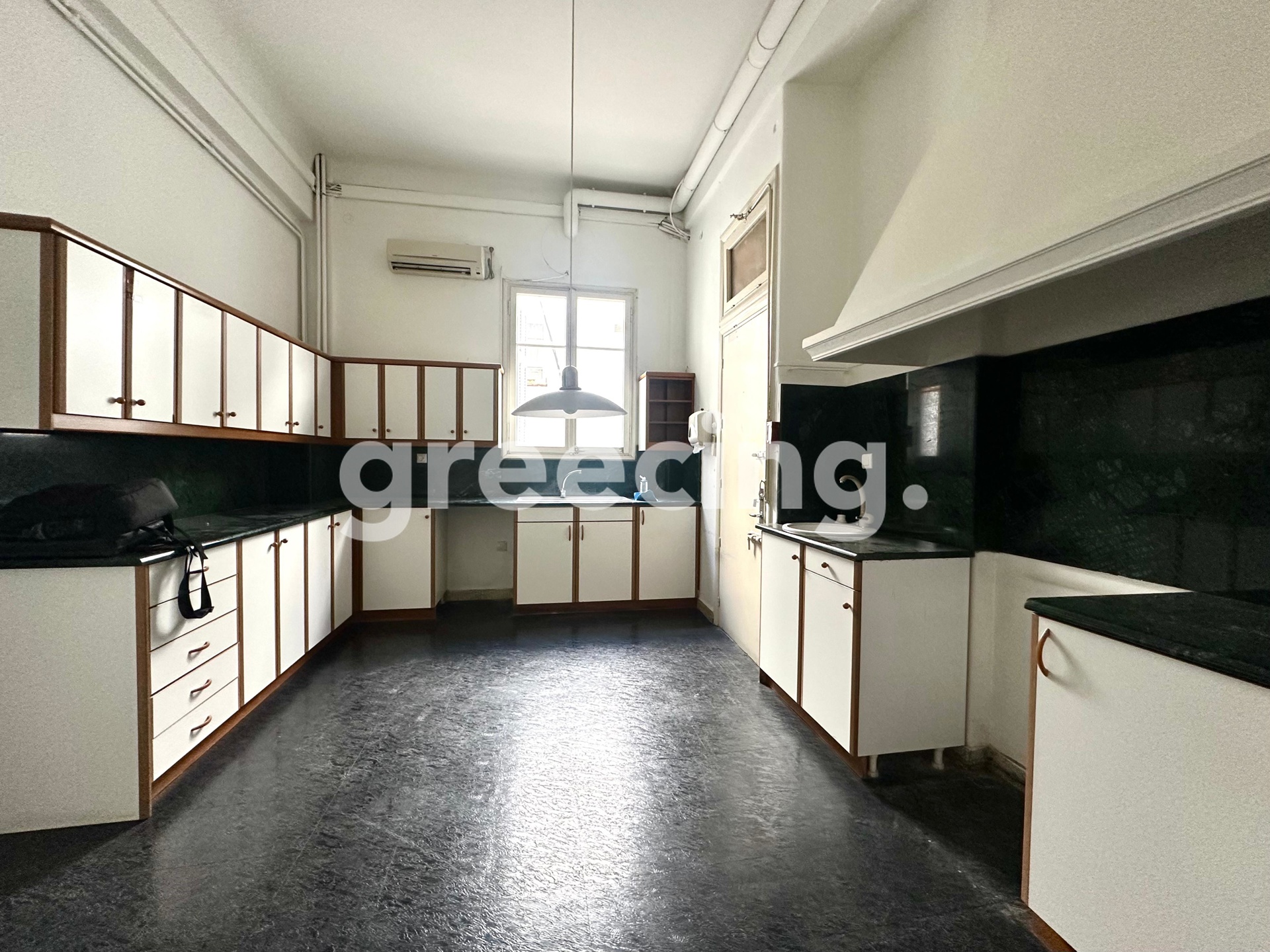 Greecing Real Estate