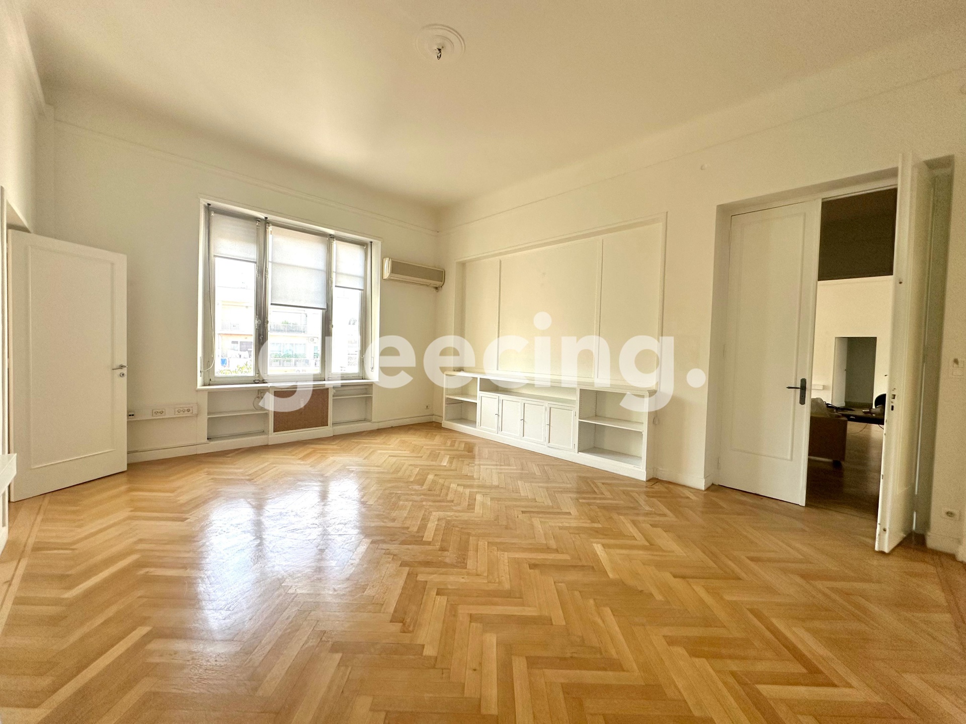 Greecing Real Estate