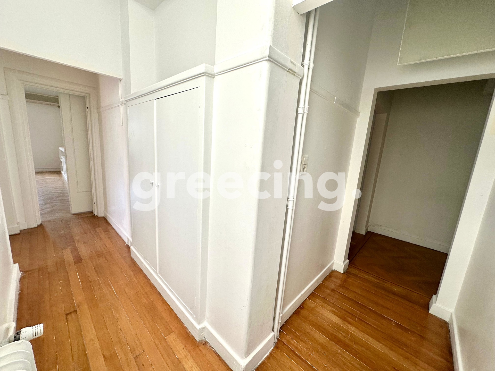 Greecing Real Estate