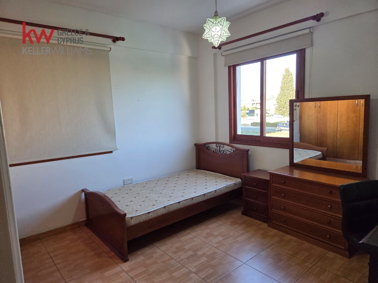 Semi-detached for rent
