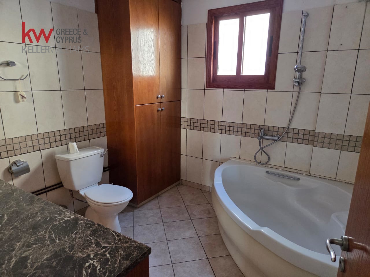 Semi-detached for rent