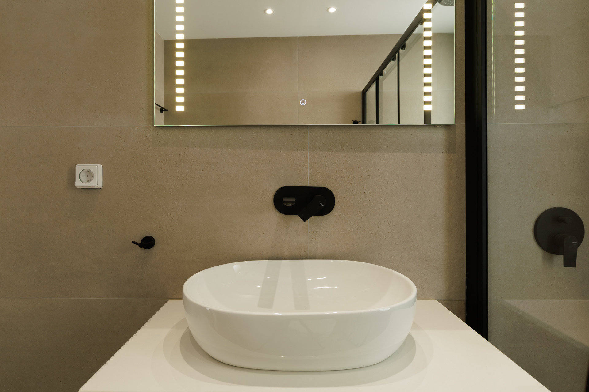 von_poll_real_estate_property_1616851_image_24