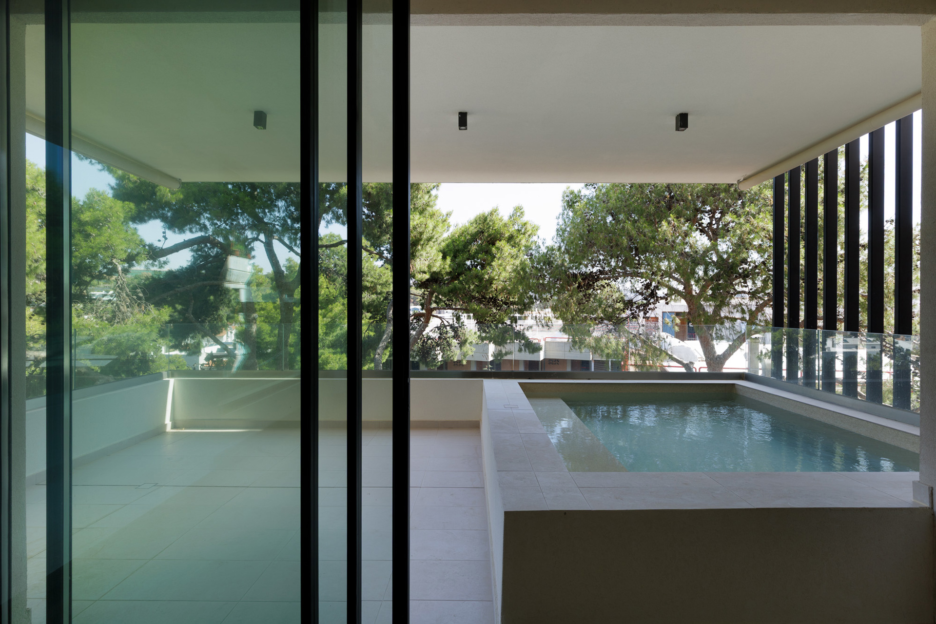 von_poll_real_estate_property_1616851_image_0