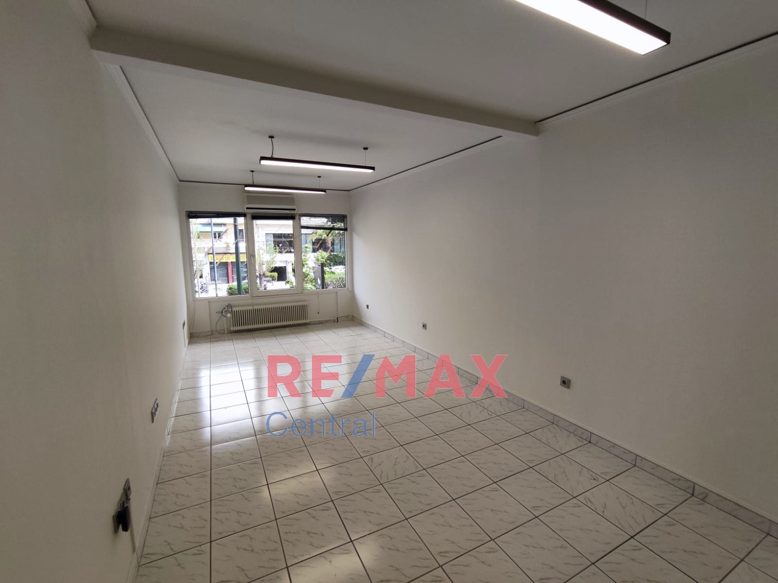 Remax Central