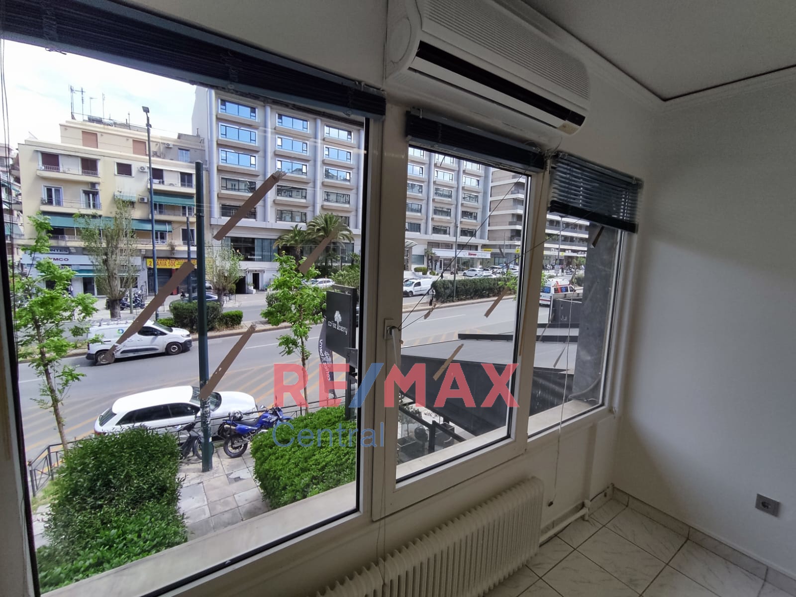 Remax Central