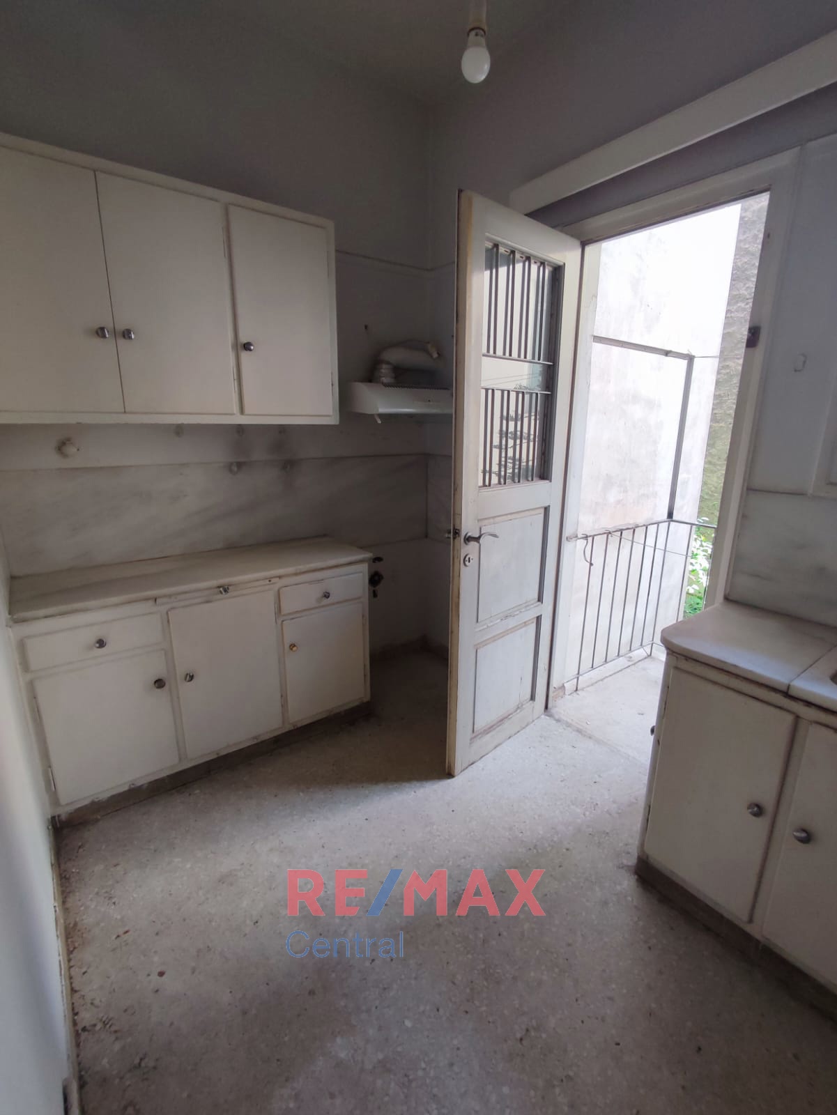 Remax Central