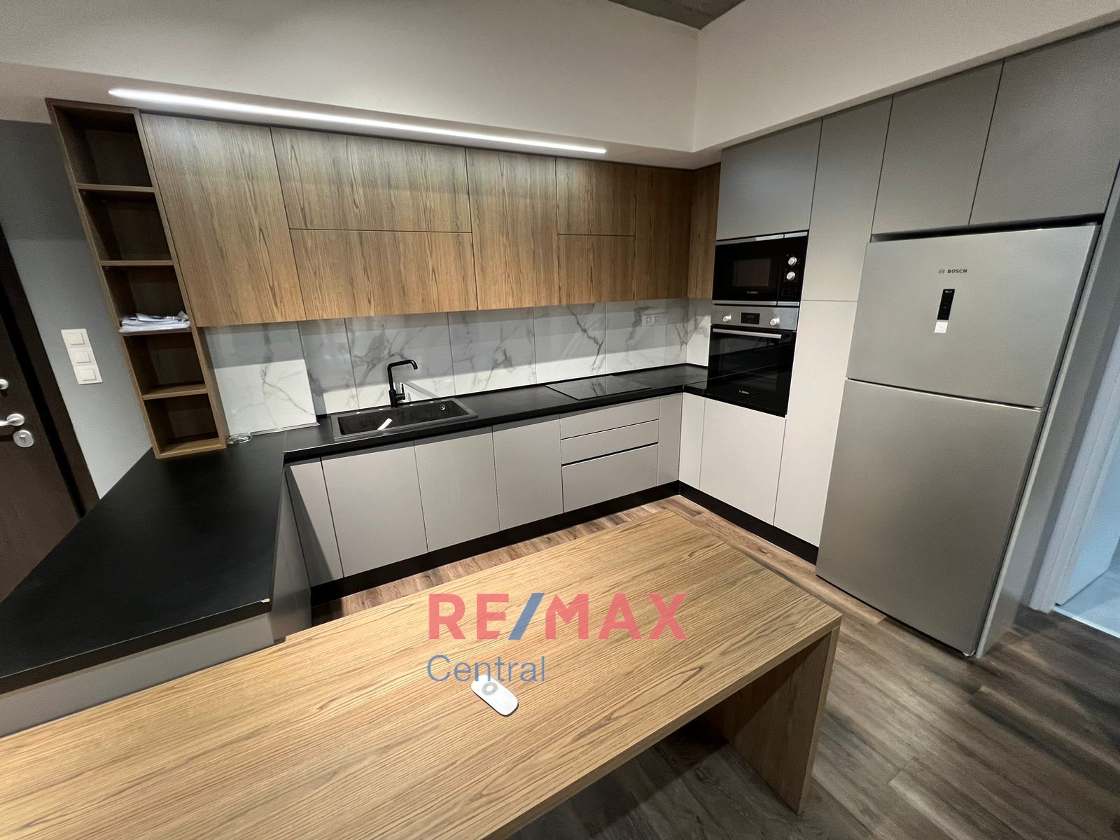 Remax Central