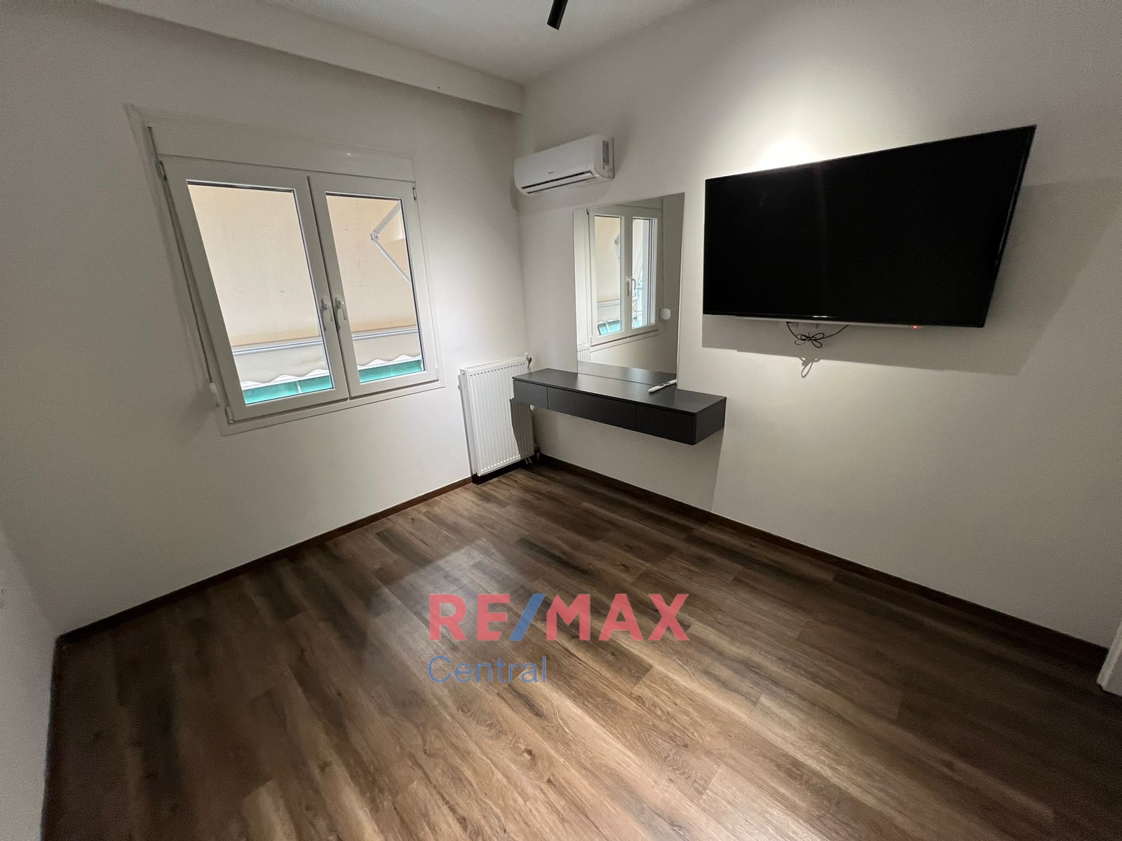 Remax Central