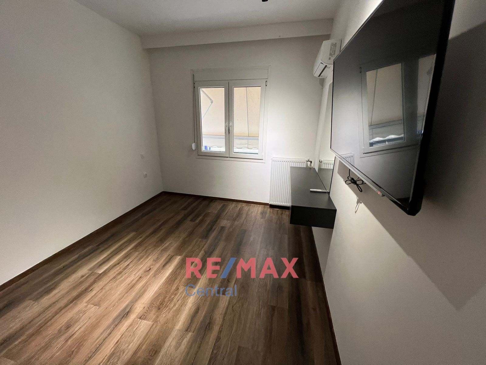 Remax Central