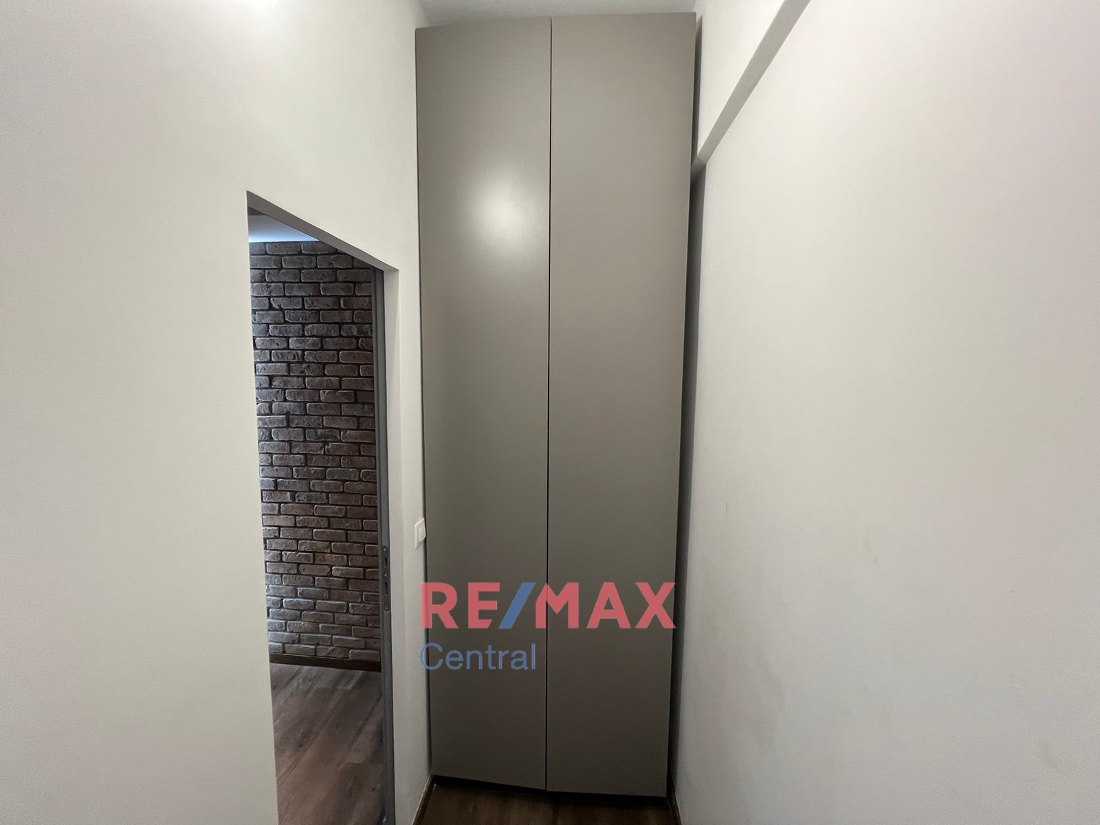 Remax Central