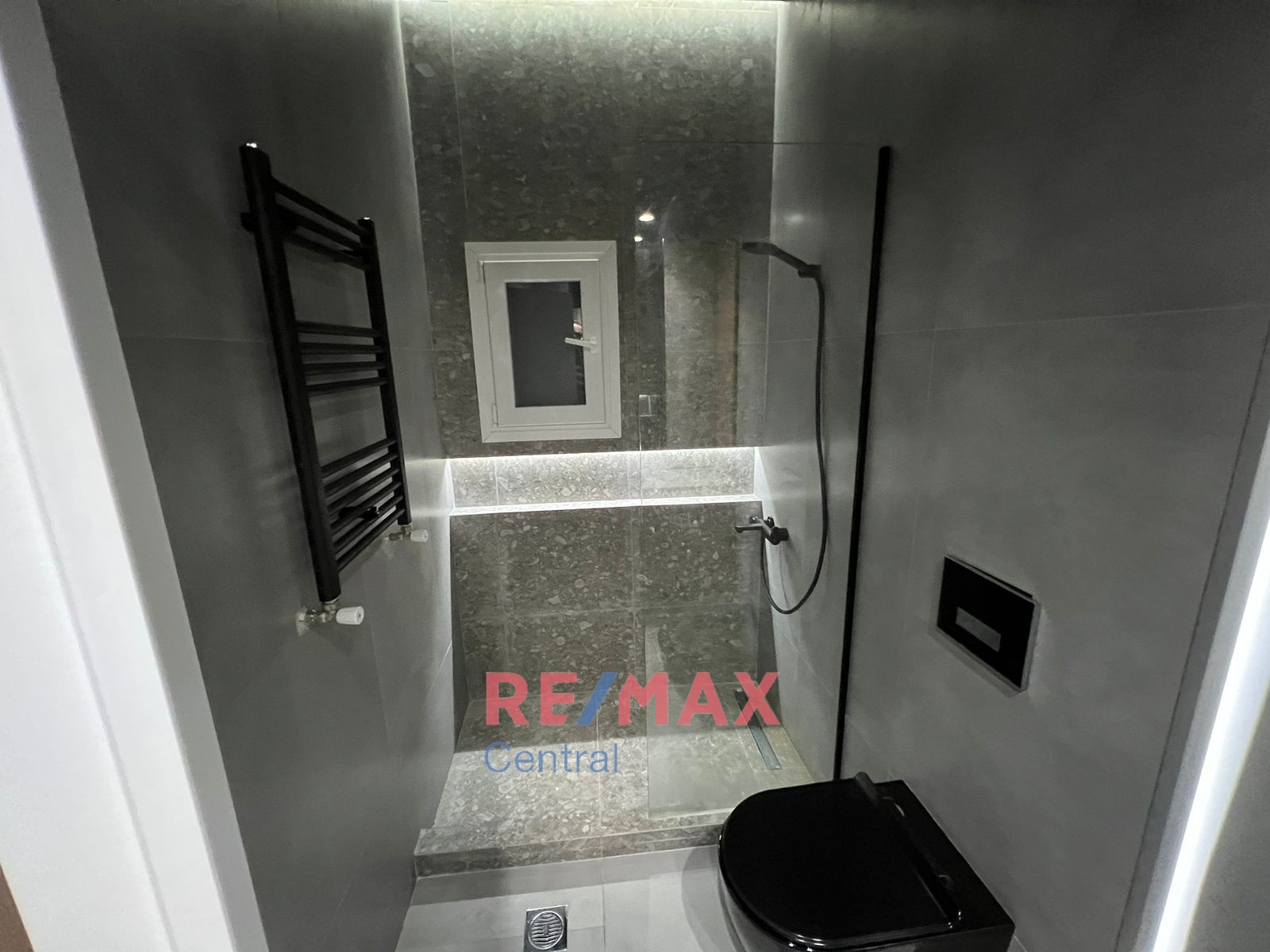 Remax Central
