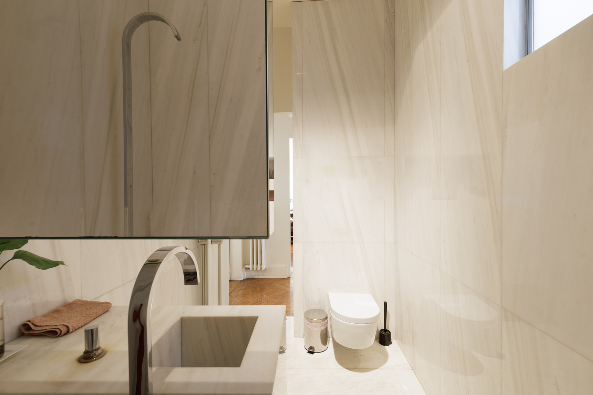 c04099b092f84ef99a9ea1e501dbcbcb