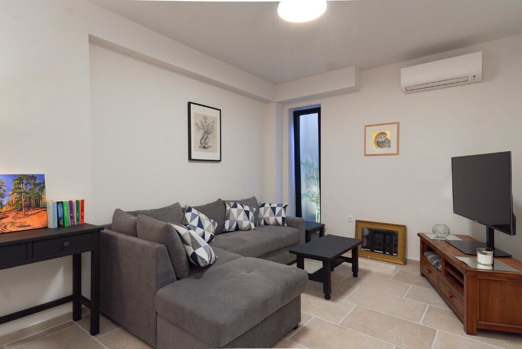 von_poll_real_estate_property_1677744_image_15