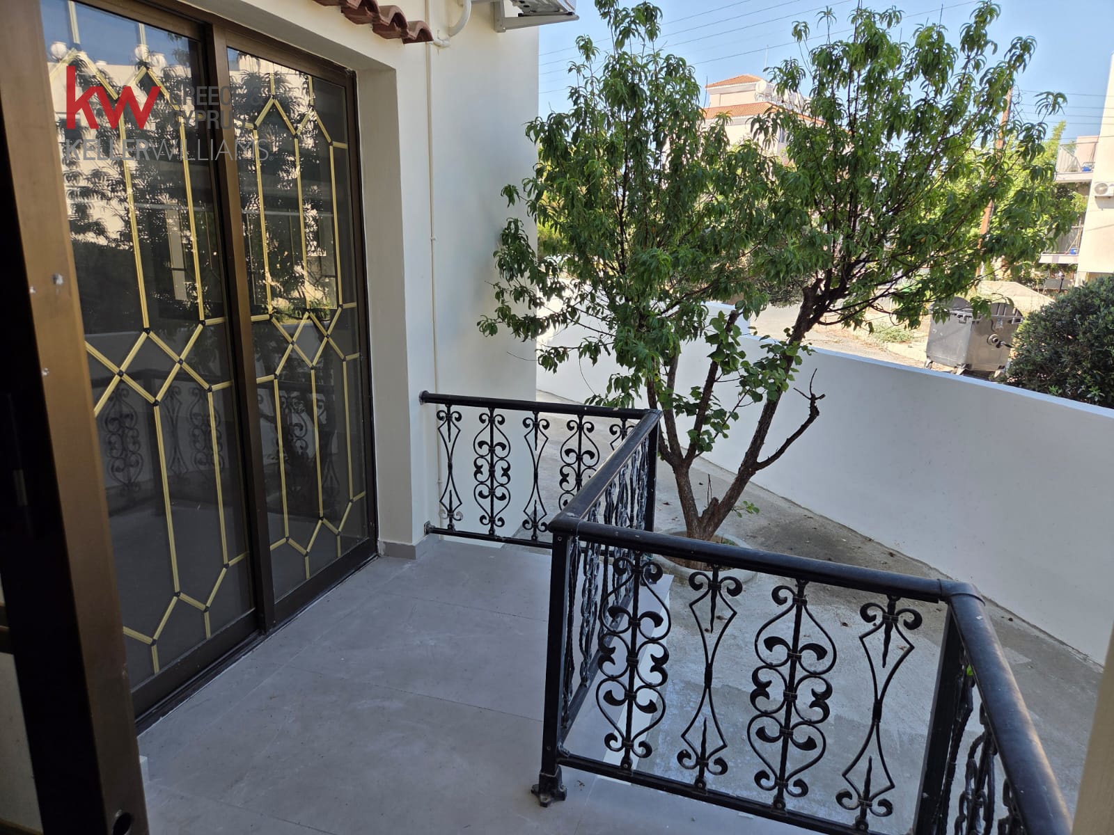 Semi-detached for rent