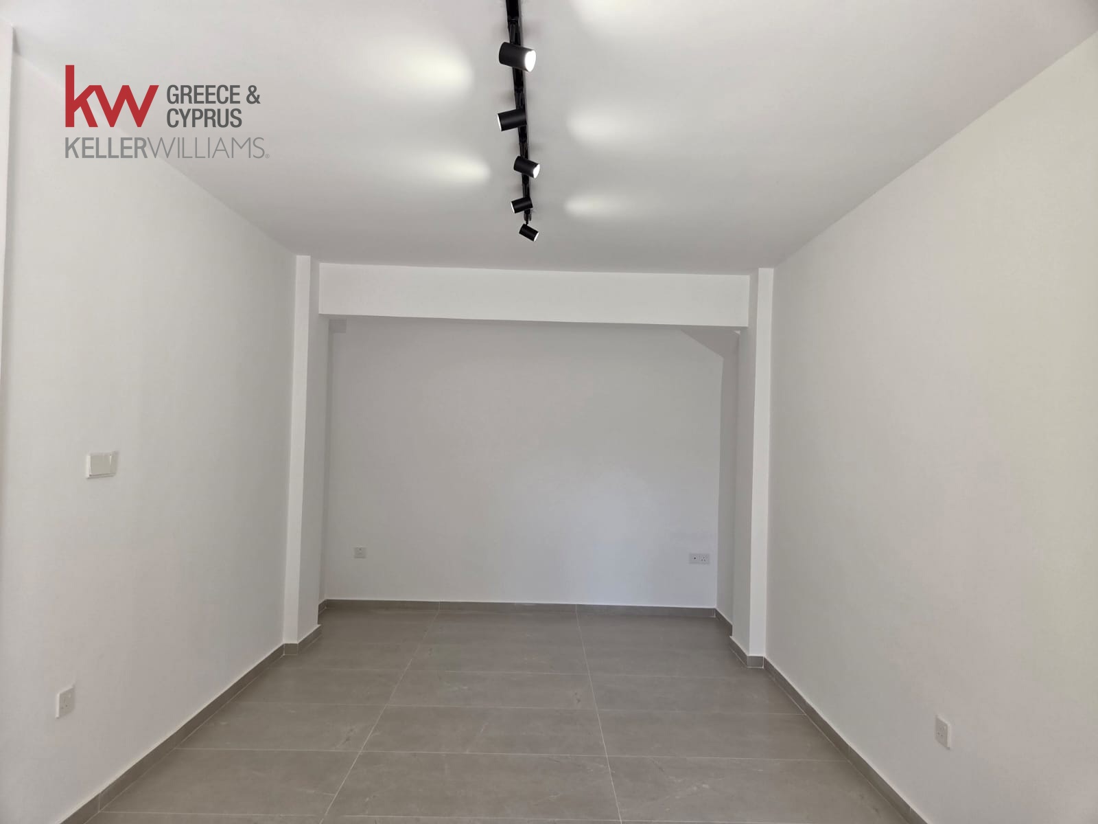 Semi-detached for rent