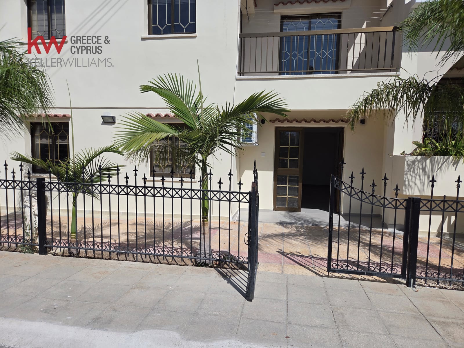 Semi-detached for rent