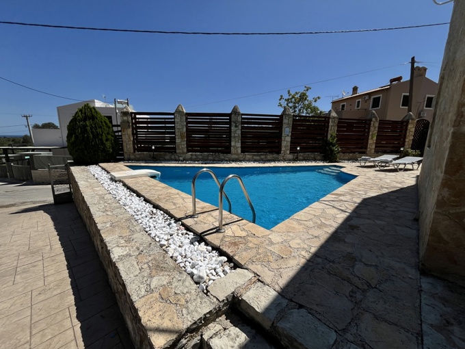 Well Designed 3 Bedroom Villa Steps from Kournas Lake - 24