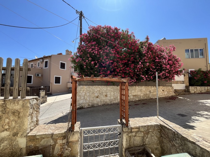 Well Designed 3 Bedroom Villa Steps from Kournas Lake - 26