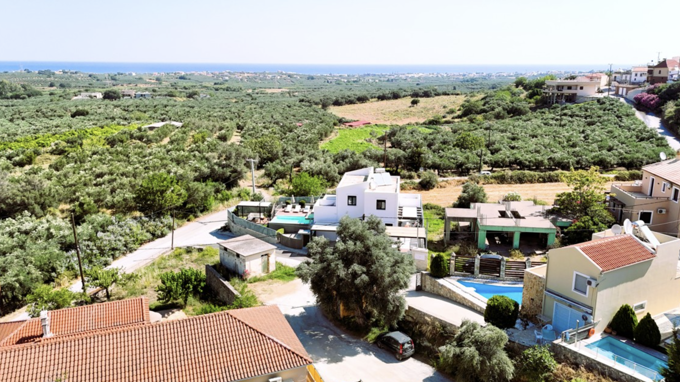 Well Designed 3 Bedroom Villa Steps from Kournas Lake - 2