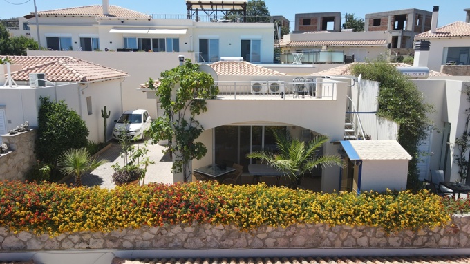 Plaka Residence with Roof Terrace & Sea Views For Sale - 14