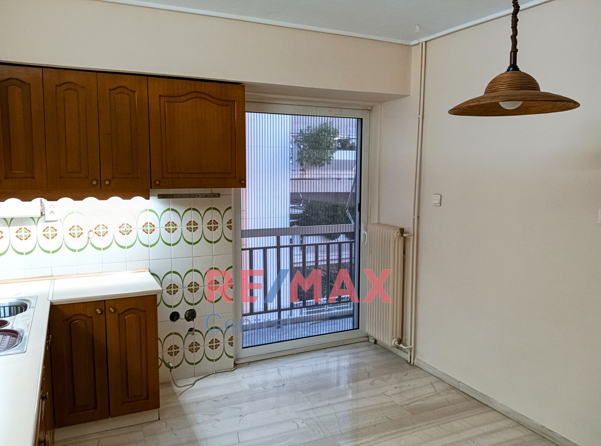 Remax Central