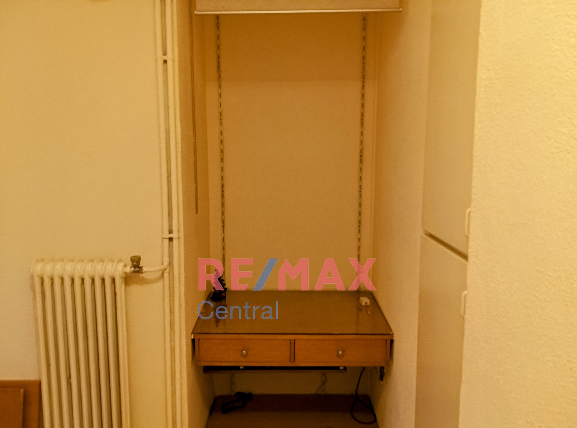 Remax Central
