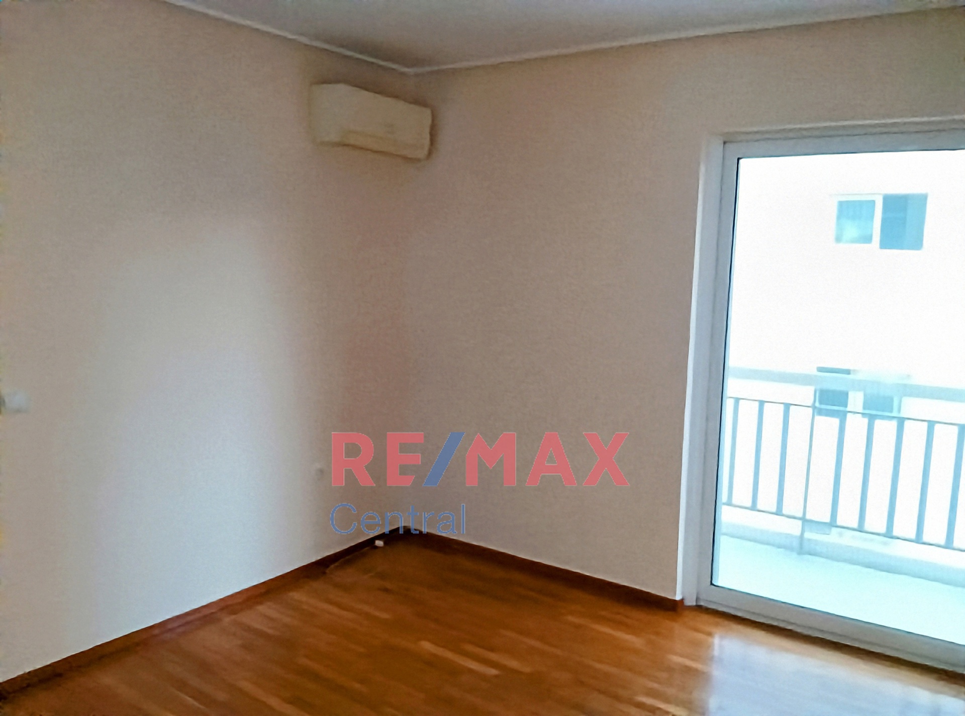 Remax Central