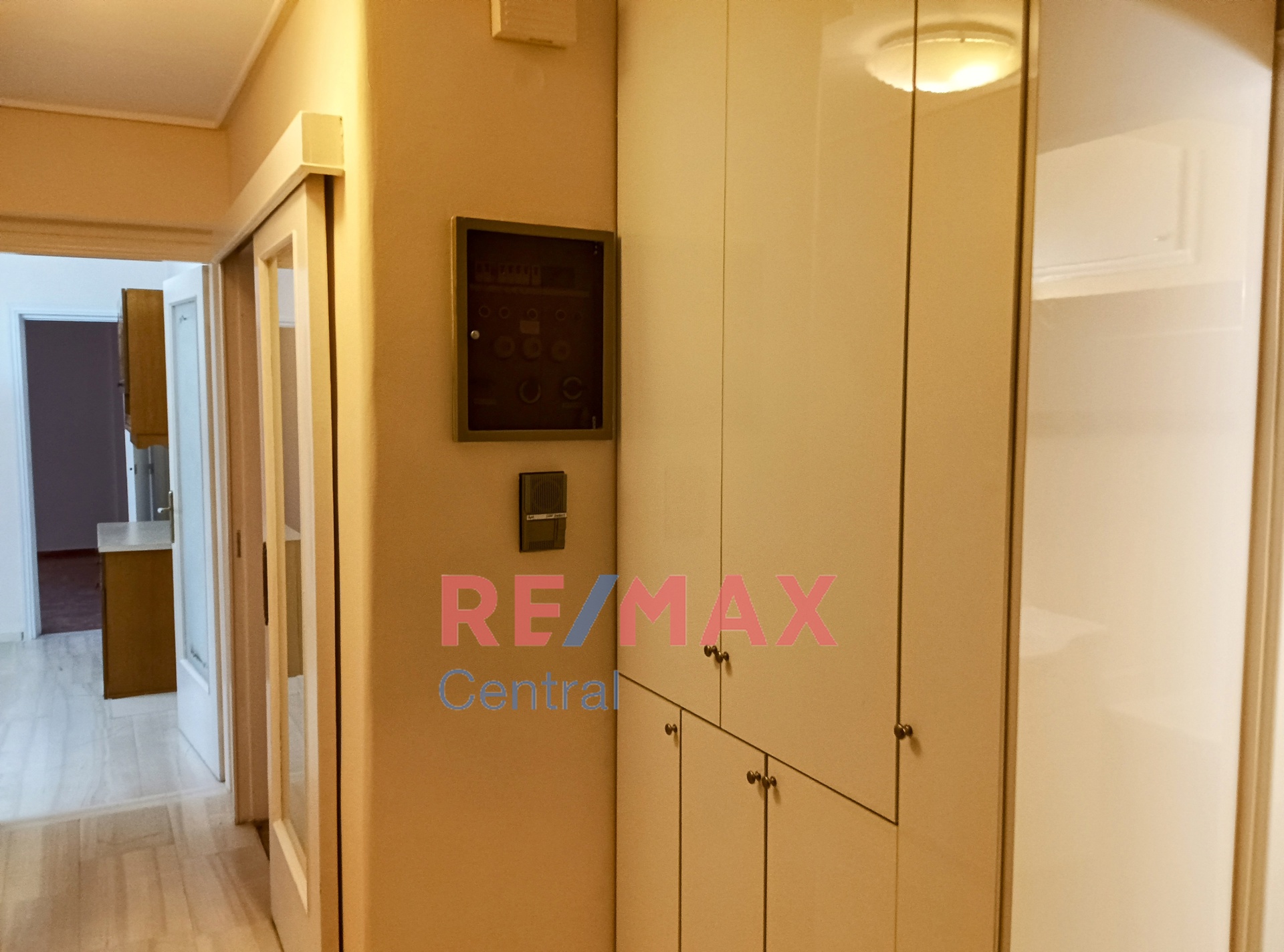 Remax Central