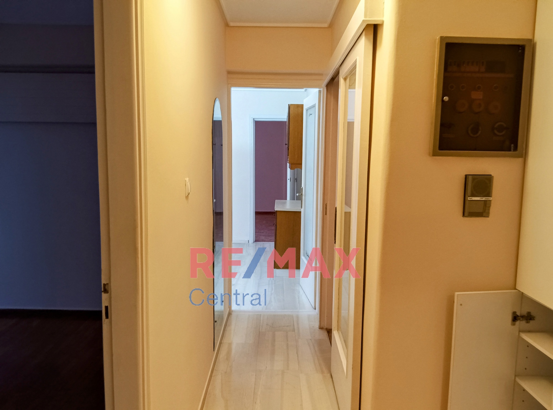 Remax Central