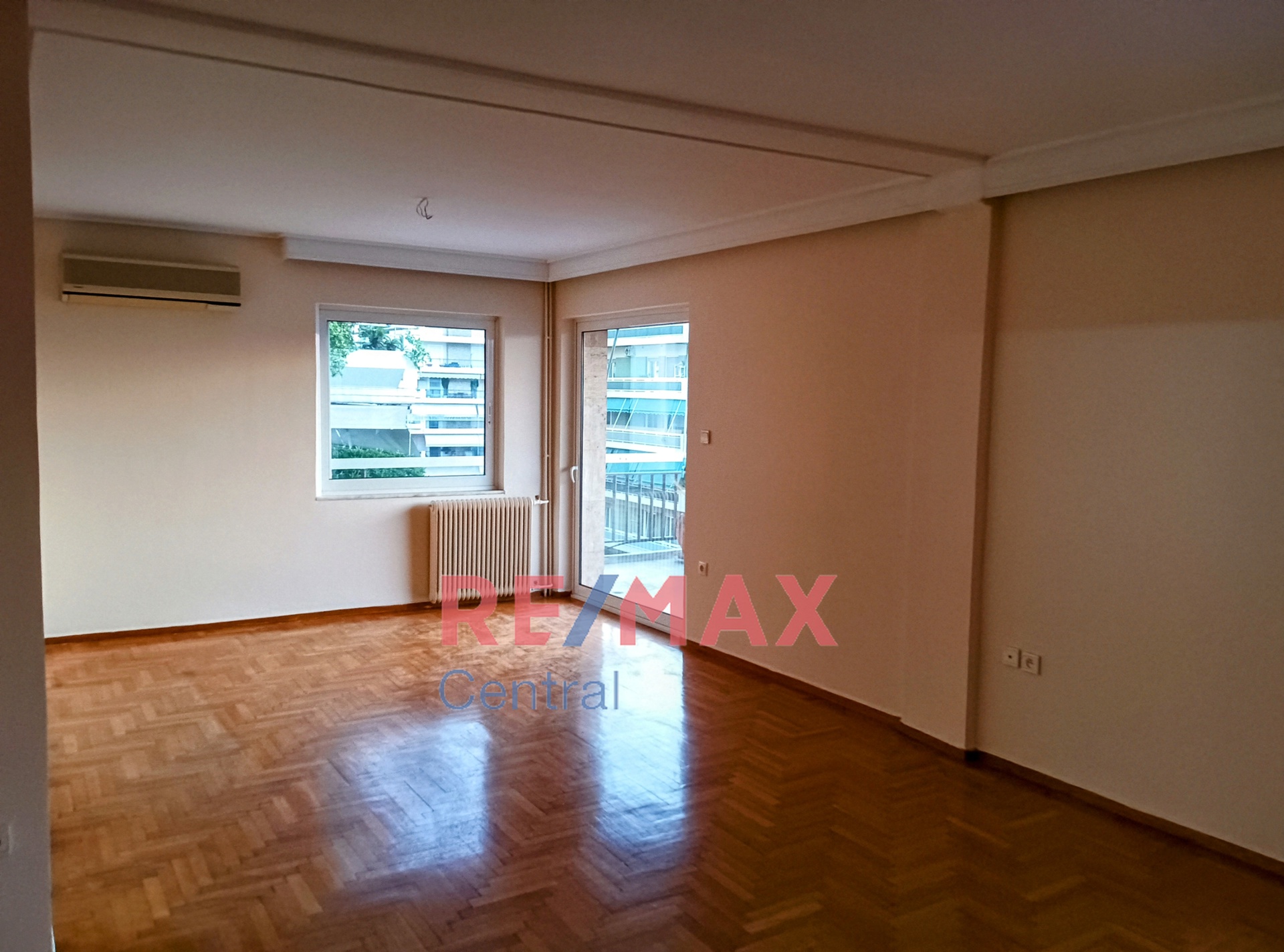 Remax Central