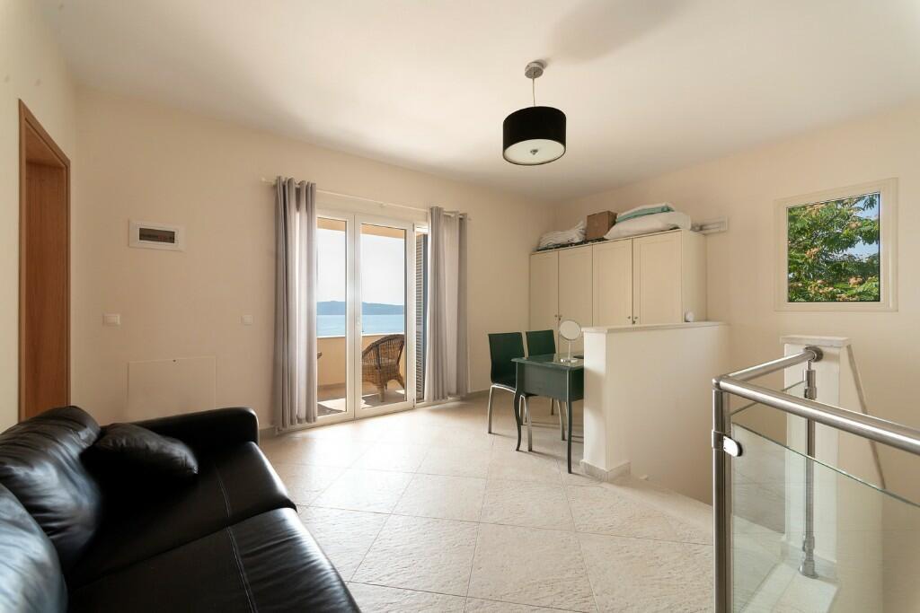 von_poll_real_estate_property_1718062_image_16