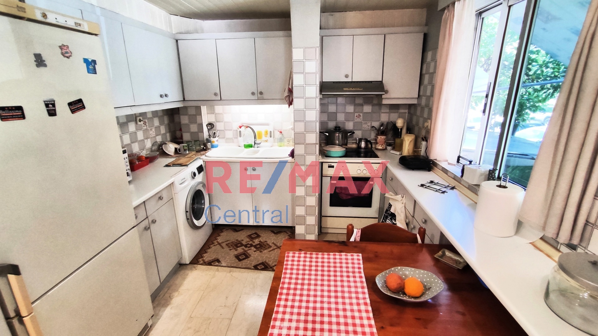 Remax Central