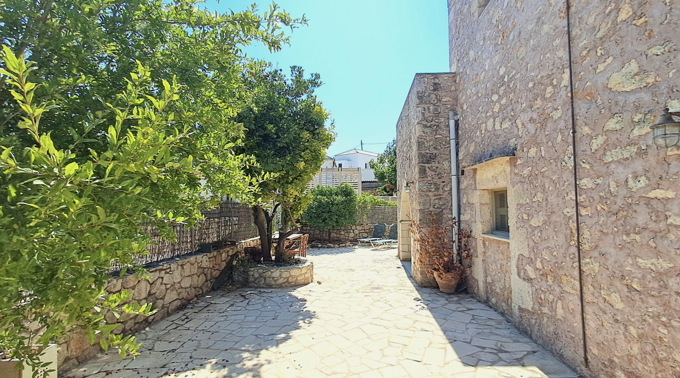 Traditional 2 Bedroom Stone Villa with Garden and Expansion Potential in Vamos, Crete - 12