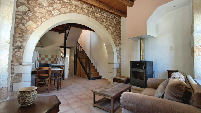 Traditional 2 Bedroom Stone Villa with Garden and Expansion Potential in Vamos, Crete - 3