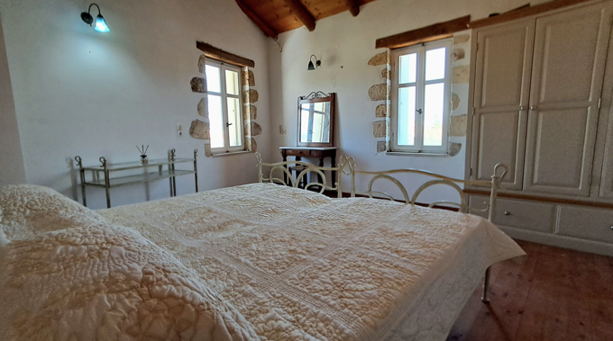 Traditional 2 Bedroom Stone Villa with Garden and Expansion Potential in Vamos, Crete - 4