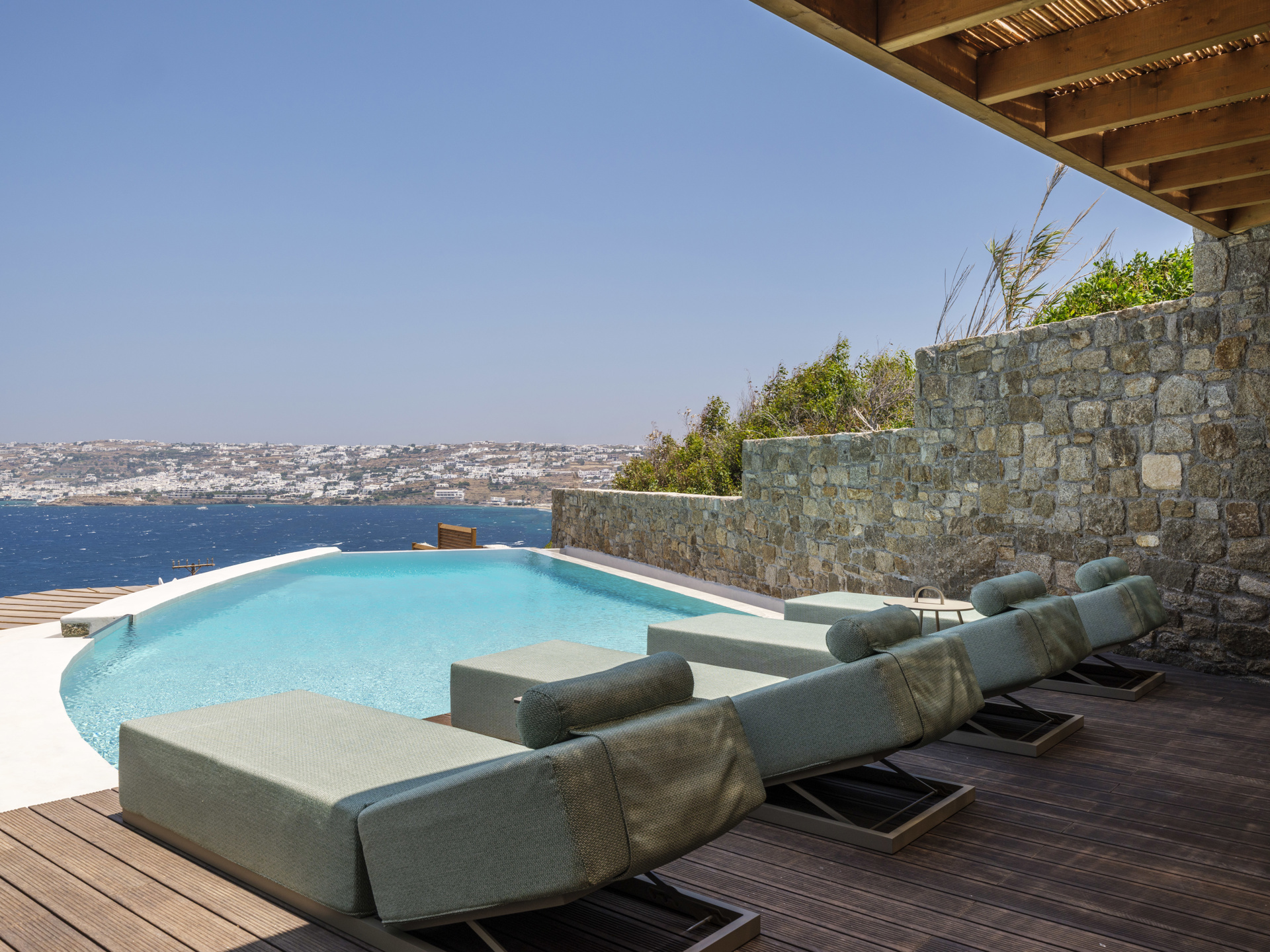 von_poll_real_estate_property_1743116_image_2