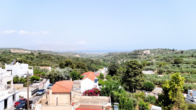 Authentic Cretan Villa with Self-Contained Studio and Private Gated Plot - 30
