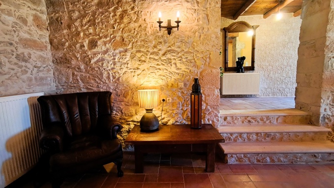 Authentic Cretan Villa with Self-Contained Studio and Private Gated Plot - 5