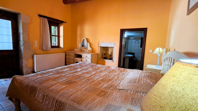Authentic Cretan Villa with Self-Contained Studio and Private Gated Plot - 24