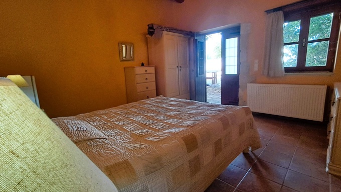 Authentic Cretan Villa with Self-Contained Studio and Private Gated Plot - 25