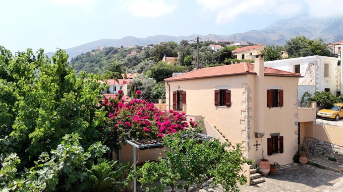 Authentic Cretan Villa with Self-Contained Studio and Private Gated Plot - 29