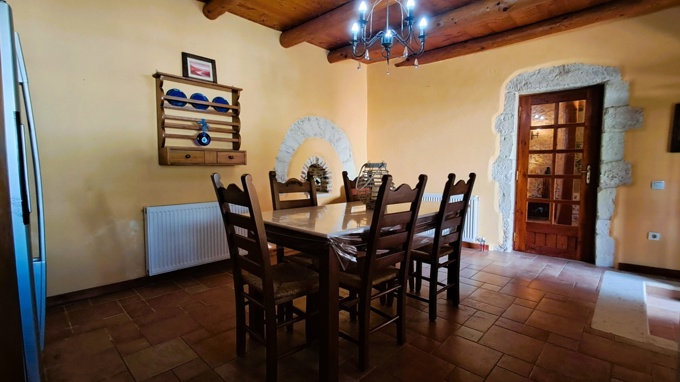 Authentic Cretan Villa with Self-Contained Studio and Private Gated Plot - 16