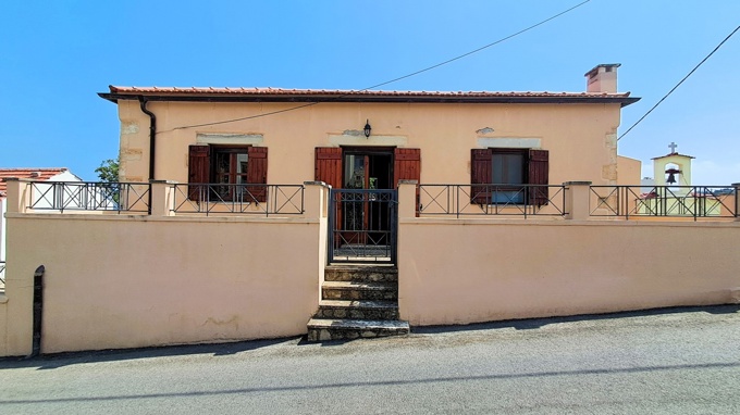 Authentic Cretan Villa with Self-Contained Studio and Private Gated Plot - 20