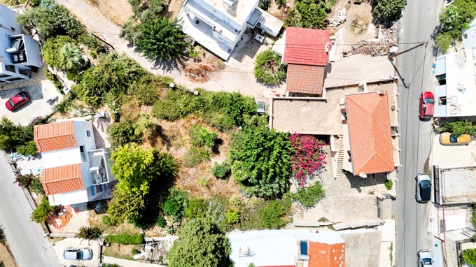 Authentic Cretan Villa with Self-Contained Studio and Private Gated Plot - 2