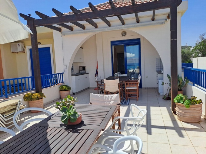 Seafront 2-Bedroom Apartment in Almyrida - 15