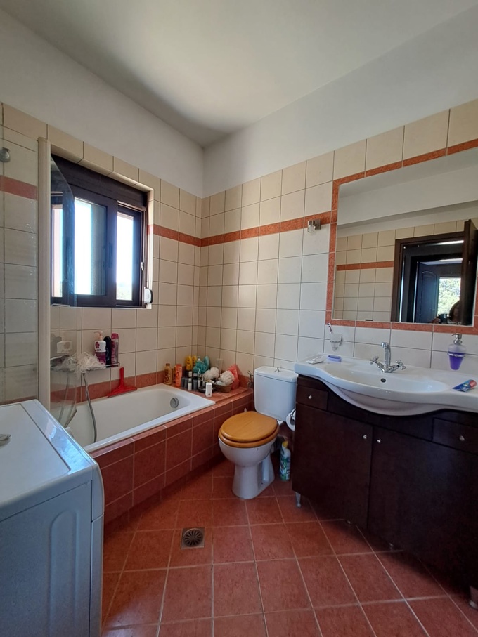 Spacious 3-Bedroom Villa with Basement, Large Private Plot & Stunning Views - 16