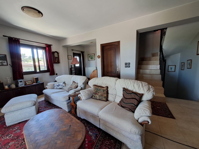 Spacious 3-Bedroom Villa with Basement, Large Private Plot & Stunning Views - 8