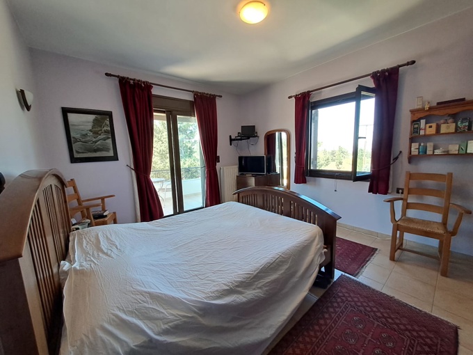 Spacious 3-Bedroom Villa with Basement, Large Private Plot & Stunning Views - 23