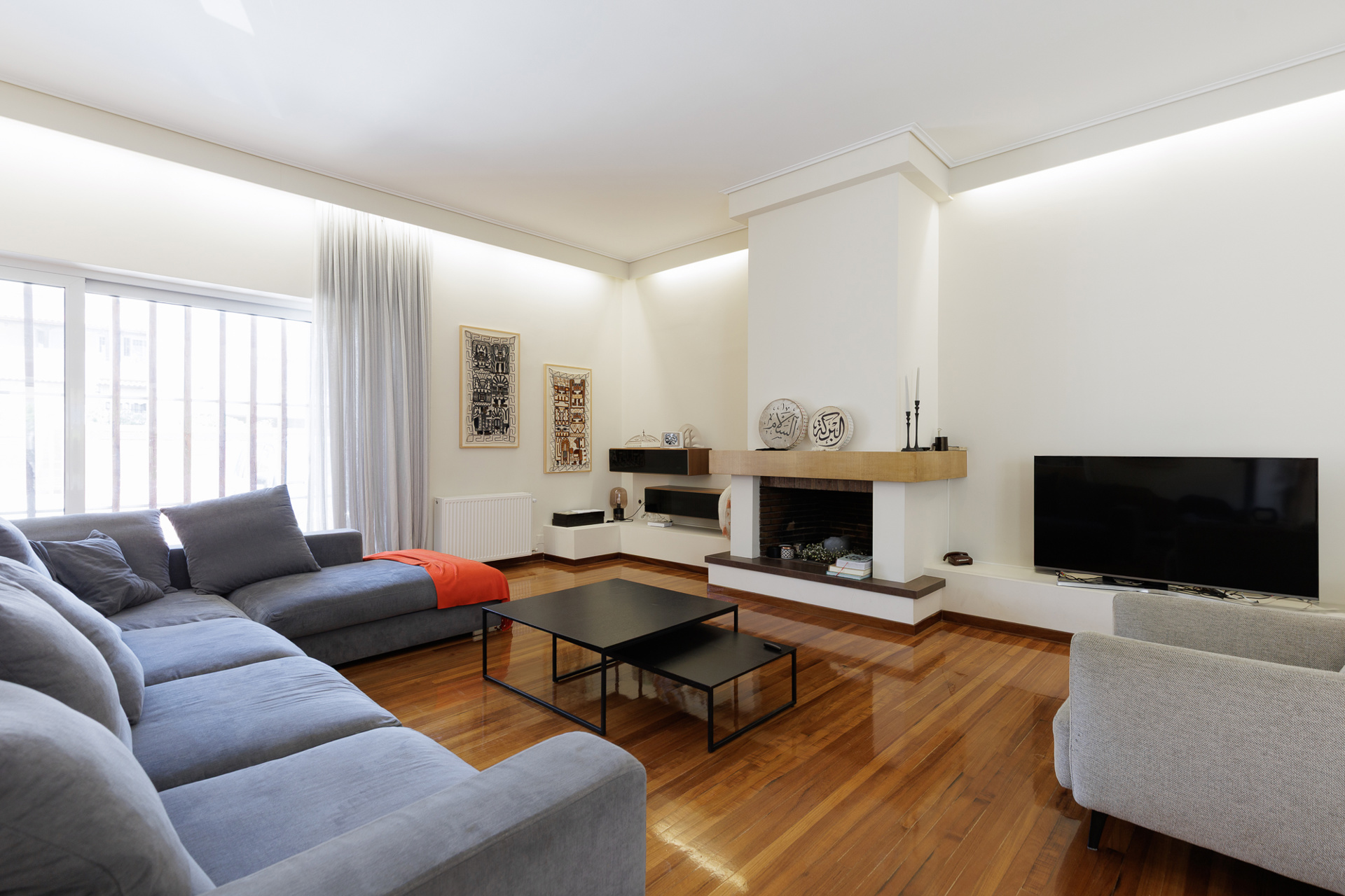 von_poll_real_estate_property_1833371_image_0